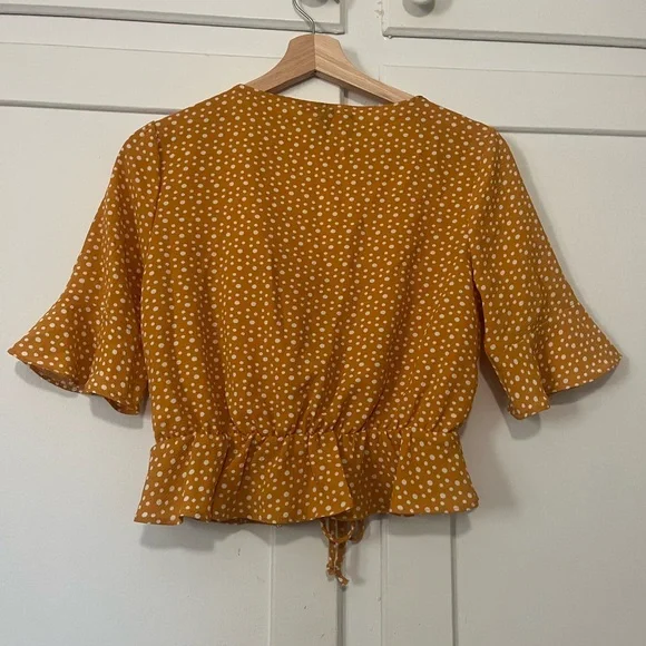 Forever 21 Mustard Polka Dot Blouse Crop Top Size Small - Picture 2 of 3